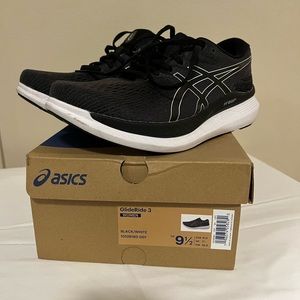ASICS GlideRide 3 Women’s Sneaker